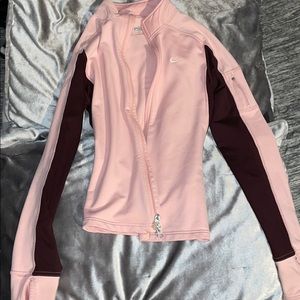 Jacket w/finger slits